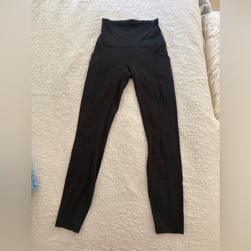 Lululemon “Align” highrise leggings w/pockets - Size 2 25” inseam